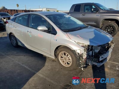 Czwarte zdjęcie samochodu z boku: 2017 TOYOTA PRIUS PRIME VIN:JTDKARFP3H3054949 - miniatura