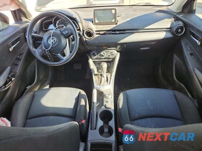 Zdjęcie 8 z 12 samochodu: 2016 TOYOTA SCION IA VIN:3MYDLBZV0GY139730 - miniatura