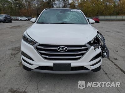 Piąte zdjęcie samochodu w środku: 2017 HYUNDAI TUCSON LIMITED VIN:KM8J3CA25HU580715 - miniatura