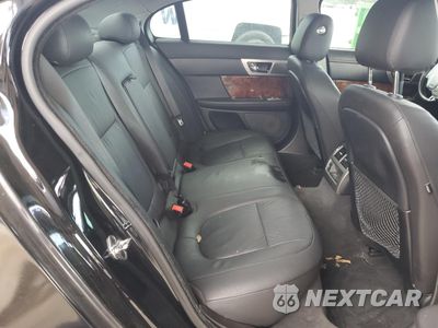 Zdjęcie 10 z 14 samochodu: 2011 JAGUAR XF VIN:SAJWA0FB0BLS00847 - miniatura