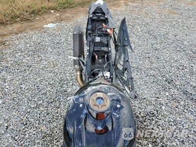 Piąte zdjęcie samochodu w środku: 2015 BMW S 1000 RR VIN:WB10D2100FZ351278 - miniatura