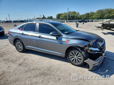 Czwarte zdjęcie samochodu z boku: 2021 VOLKSWAGEN JETTA S VIN:3VWC57BUXMM021431 - miniatura