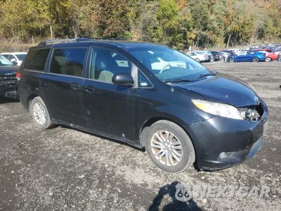 Czwarte zdjęcie samochodu z boku: 2013 TOYOTA SIENNA XLE VIN:5TDYK3DC3DS281099 - miniatura