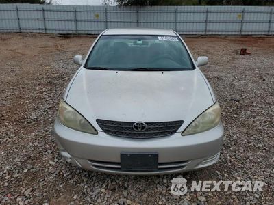 Piąte zdjęcie samochodu w środku: 2004 TOYOTA CAMRY LE VIN:4T1BE32K54U871142 - miniatura