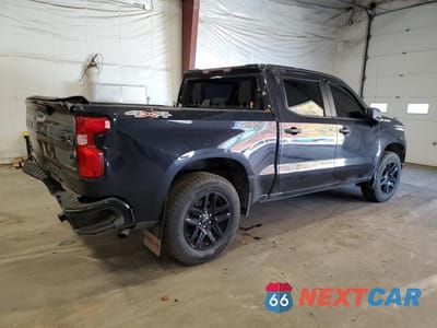 Trzecie zdjęcie samochodu z tyłu: 2022 CHEVROLET SILVERADO K1500 CUSTOM VIN:1GCPDBEK8NZ594994 - miniatura