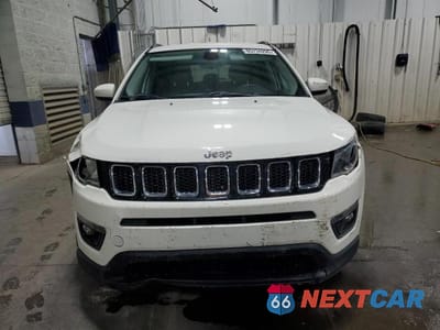 Piąte zdjęcie samochodu w środku: 2018 JEEP COMPASS LATITUDE VIN:3C4NJDBB4JT350261 - miniatura