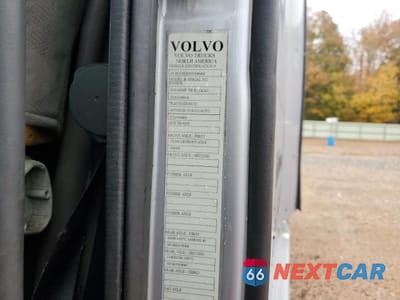 Zdjęcie 10 z 10 samochodu: 2016 VOLVO VNL SEMI TRUCK VIN:4V4NC9EH0GN939456 - miniatura