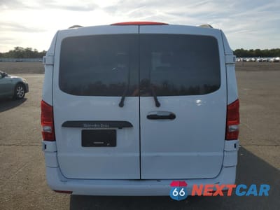 Zdjęcie 6 z 13 samochodu: 2016 MERCEDES-BENZ METRIS VIN:WD4PG2EE6G3154088 - miniatura