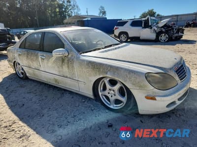 Czwarte zdjęcie samochodu z boku: 2004 MERCEDES-BENZ S 430 VIN:WDBNG70J84A413723 - miniatura