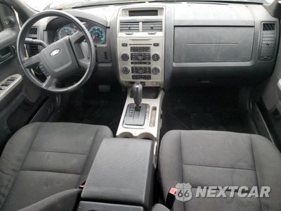 Zdjęcie 8 z 14 samochodu: 2011 FORD ESCAPE XLT VIN:1FMCU0D73BKB42211 - miniatura