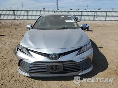 Piąte zdjęcie samochodu w środku: 2021 TOYOTA CAMRY LE VIN:4T1R11AK8MU455540 - miniatura