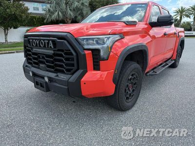 Drugie zdjęcie samochodu z przodu: 2023 TOYOTA TUNDRA CREWMAX LIMITED VIN:5TFPC5DB1PX017292 - miniatura