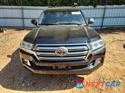 Piąte zdjęcie samochodu w środku: 2019 TOYOTA LAND CRUISER VX-R VIN:JTMCY7AJXK4077315 - miniatura