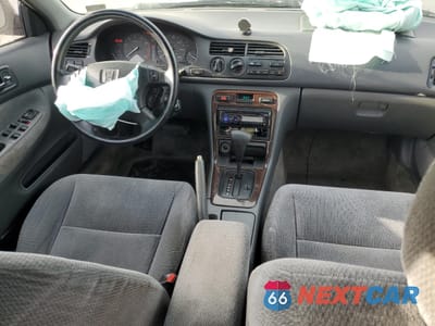 Zdjęcie 8 z 12 samochodu: 1997 HONDA ACCORD SE VIN:1HGCD5609VA041204 - miniatura