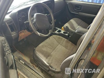 Zdjęcie 8 z 13 samochodu: 2001 JEEP CHEROKEE SPORT VIN:1J4FF48S61L629567 - miniatura