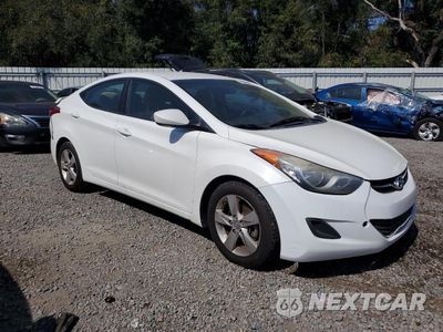 Czwarte zdjęcie samochodu z boku: 2013 HYUNDAI ELANTRA GLS VIN:5NPDH4AE2DH342716 - miniatura
