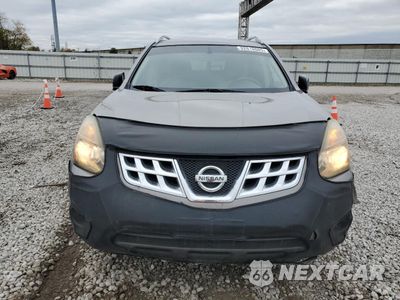 Piąte zdjęcie samochodu w środku: 2015 NISSAN ROGUE SELECT S VIN:JN8AS5MTXFW159506 - miniatura