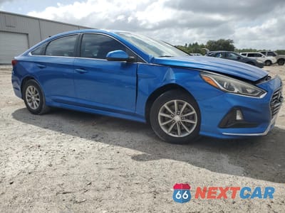 Czwarte zdjęcie samochodu z boku: 2018 HYUNDAI SONATA SE VIN:5NPE24AF9JH655840 - miniatura