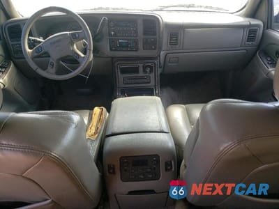 Zdjęcie 8 z 12 samochodu: 2003 GMC YUKON XL DENALI VIN:1GKFK66UX3J143624 - miniatura