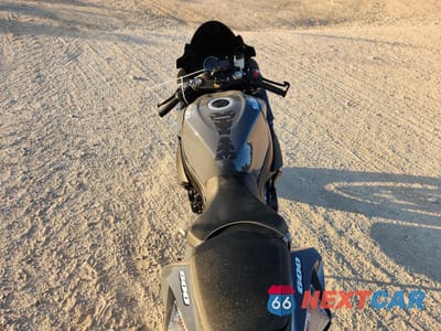 Zdjęcie 6 z 10 samochodu: 2025 SUZUKI GSX-R600 VIN:JS1GN7FA3S7101756 - miniatura