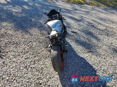 Zdjęcie 6 z 10 samochodu: 2006 SUZUKI GSX-R1000 VIN:JS1GT76AX62102752 - miniatura