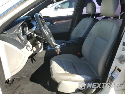 Zdjęcie 7 z 12 samochodu: 2014 MERCEDES-BENZ C 250 VIN:WDDGF4HB6EA952812 - miniatura