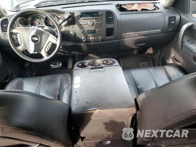 Zdjęcie 8 z 12 samochodu: 2011 CHEVROLET SILVERADO K3500 LT VIN:1GC4K0C85BF245079 - miniatura