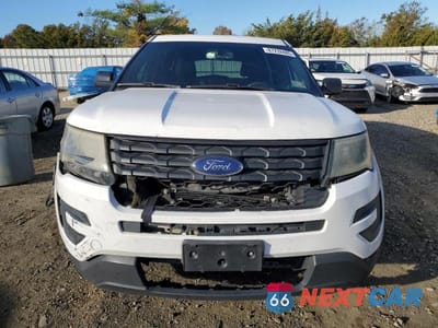 Piąte zdjęcie samochodu w środku: 2017 FORD EXPLORER POLICE INTERCEPTOR VIN:1FM5K8AR7HGA71335 - miniatura