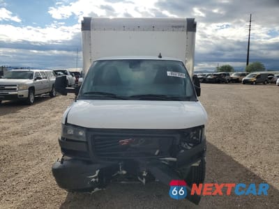 Piąte zdjęcie samochodu w środku: 2022 GMC SAVANA CUTAWAY G3500 VIN:7GZ37TC71NN007295 - miniatura