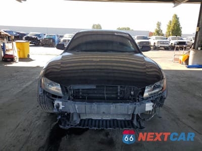 Piąte zdjęcie samochodu w środku: 2010 AUDI S5 PREMIUM PLUS VIN:WAUCVAFR3AA003638 - miniatura