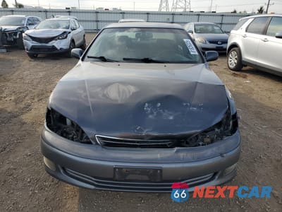 Piąte zdjęcie samochodu w środku: 2000 LEXUS ES 300 VIN:JT8BF28G8Y5079368 - miniatura