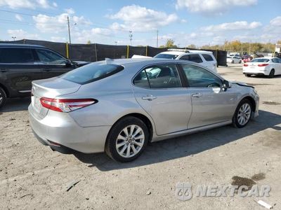 Trzecie zdjęcie samochodu z tyłu: 2020 TOYOTA CAMRY LE VIN:4T1C11AK2LU336905 - miniatura
