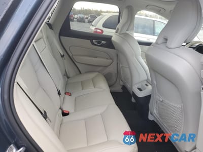 Zdjęcie 11 z 15 samochodu: 2021 VOLVO XC60 T6 MOMENTUM VIN:LYVA22RKXMB873049 - miniatura