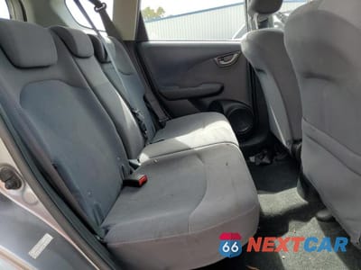 Zdjęcie 10 z 13 samochodu: 2010 HONDA FIT VIN:JHMGE8H28AS000725 - miniatura