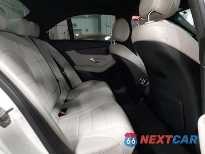 Zdjęcie 10 z 13 samochodu: 2018 MERCEDES-BENZ C 300 4MATIC VIN:55SWF4KB8JU275647 - miniatura