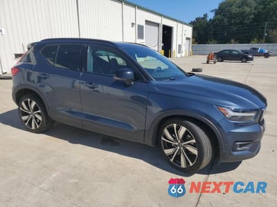 Czwarte zdjęcie samochodu z boku: 2022 VOLVO XC40 P8 RECHARGE PLUS VIN:YV4ED3UR2N2716783 - miniatura