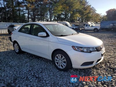 Czwarte zdjęcie samochodu z boku: 2012 KIA FORTE EX VIN:KNAFU4A28C5496577 - miniatura