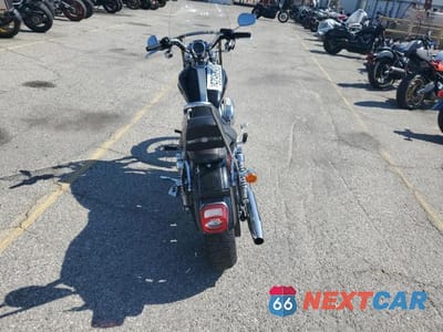 Czwarte zdjęcie samochodu z boku: 2008 HARLEY-DAVIDSON XL1200 C VIN:1HD1CT3398K422480 - miniatura
