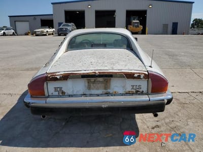 Zdjęcie 6 z 12 samochodu: 1982 JAGUAR XJS VIN:SAJNV5849CC105507 - miniatura