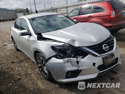 Czwarte zdjęcie samochodu z boku: 2017 NISSAN ALTIMA 2.5 VIN:1N4AL3AP8HC228465 - miniatura