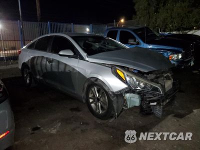 Czwarte zdjęcie samochodu z boku: 2017 HYUNDAI SONATA SE VIN:5NPE24AF4HH576053 - miniatura
