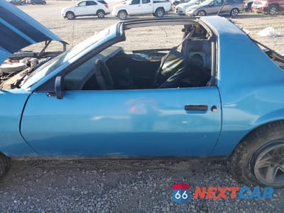 Zdjęcie 7 z 12 samochodu: 1985 CHEVROLET CAMARO VIN:1G1FP87H0FL413701 - miniatura