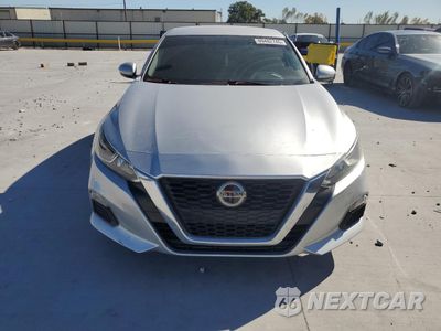Piąte zdjęcie samochodu w środku: 2020 NISSAN ALTIMA S VIN:1N4BL4BV5LC197529 - miniatura