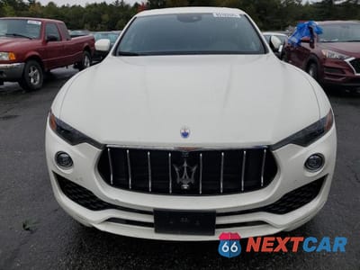 Piąte zdjęcie samochodu w środku: 2021 MASERATI LEVANTE VIN:ZN661XUA8MX370742 - miniatura
