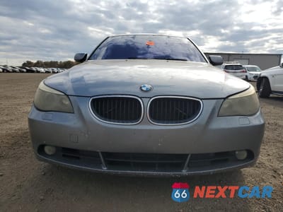 Piąte zdjęcie samochodu w środku: 2006 BMW 530 XI VIN:WBANF73596CG65328 - miniatura