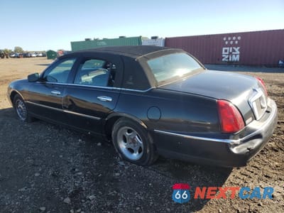 Drugie zdjęcie samochodu z przodu: 1999 LINCOLN TOWN CAR SIGNATURE VIN:1LNHM82W8XY714666 - miniatura