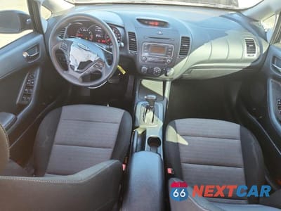 Zdjęcie 8 z 12 samochodu: 2016 KIA FORTE LX VIN:KNAFK5A82G5599208 - miniatura