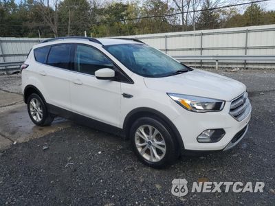 Czwarte zdjęcie samochodu z boku: 2018 FORD ESCAPE SE VIN:1FMCU9GDXJUC76982 - miniatura