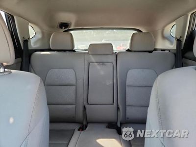 Zdjęcie 10 z 12 samochodu: 2016 HYUNDAI TUCSON LIMITED VIN:KM8J33A29GU198136 - miniatura