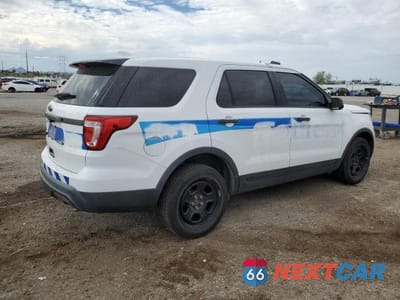 Trzecie zdjęcie samochodu z tyłu: 2016 FORD EXPLORER POLICE INTERCEPTOR VIN:1FM5K8AT7GGA86735 - miniatura